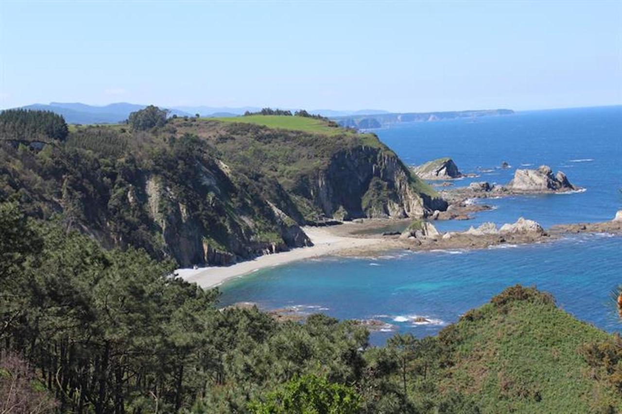 Room In Lodge - Double And Single Room - Pension Oria 2 Luarca Eksteriør bilde